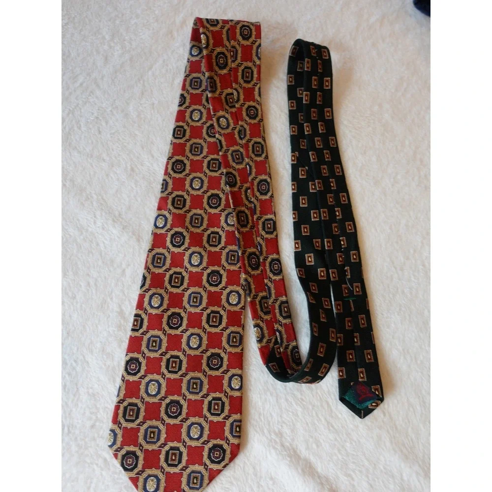 Vintage Tommy Hilfiger Tie Mens Italian Silk Made‎ in USA Crest Old Money Office